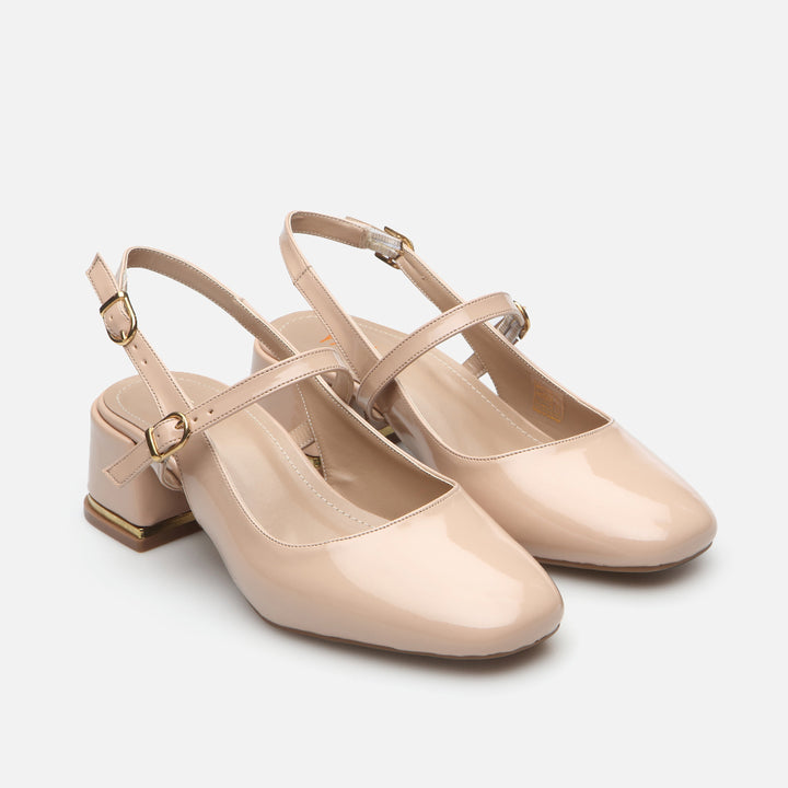 أحذية نسائية مسطحة