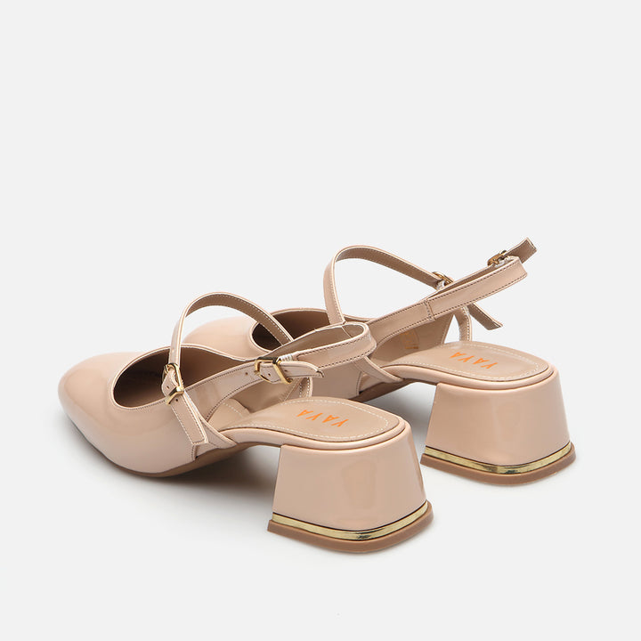 أحذية نسائية مسطحة