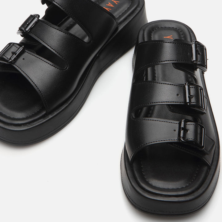 أحذية نسائية مسطحة