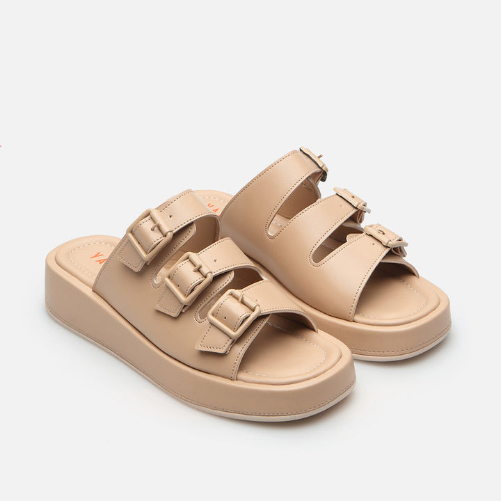 أحذية نسائية مسطحة