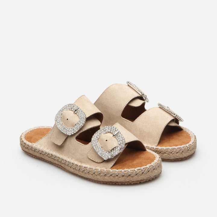 أحذية نسائية مسطحة