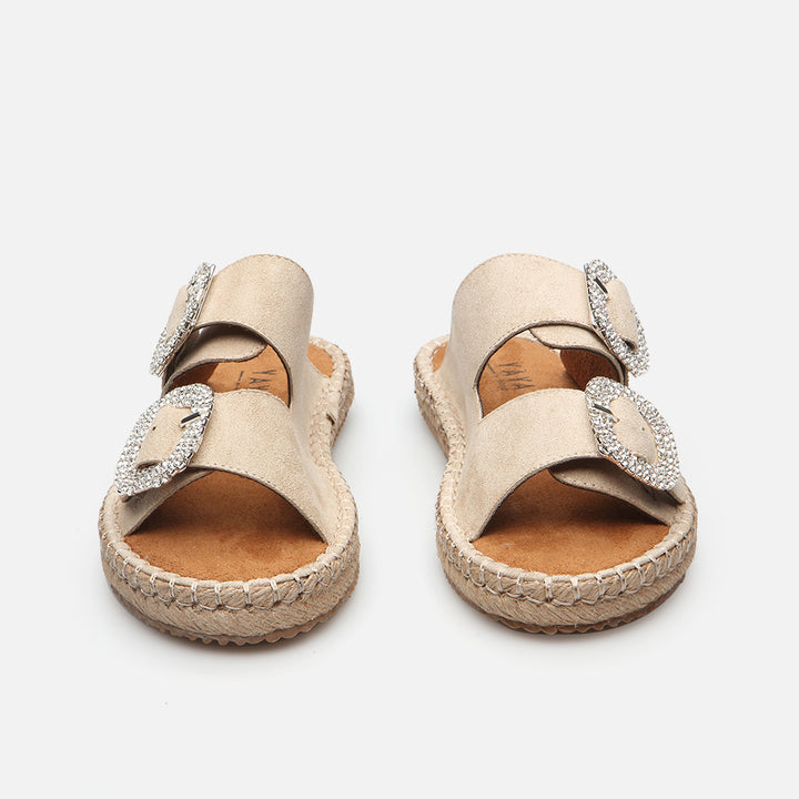 أحذية نسائية مسطحة