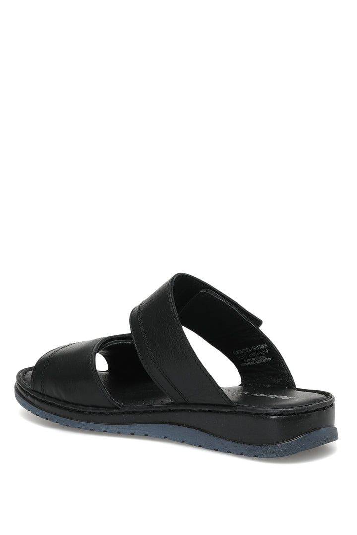 نعال نسائية باللون الأسود