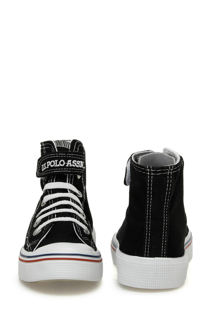 حذاء رياضي أسود للأولاد