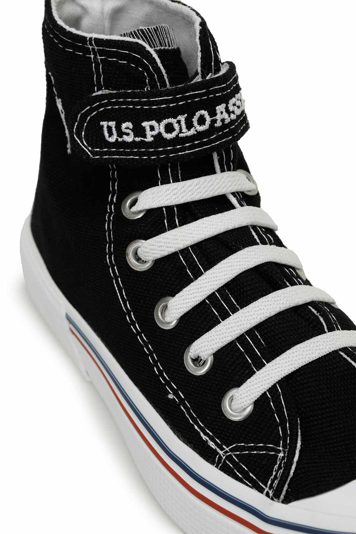 حذاء رياضي أسود للأولاد