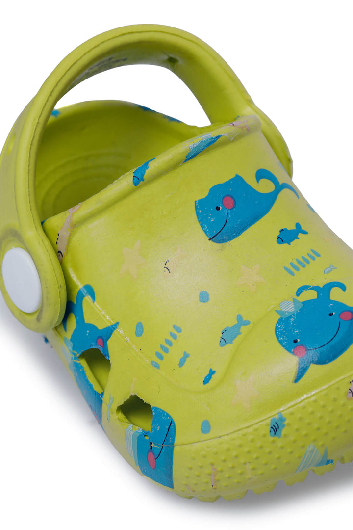 نعال صفراء للأولاد