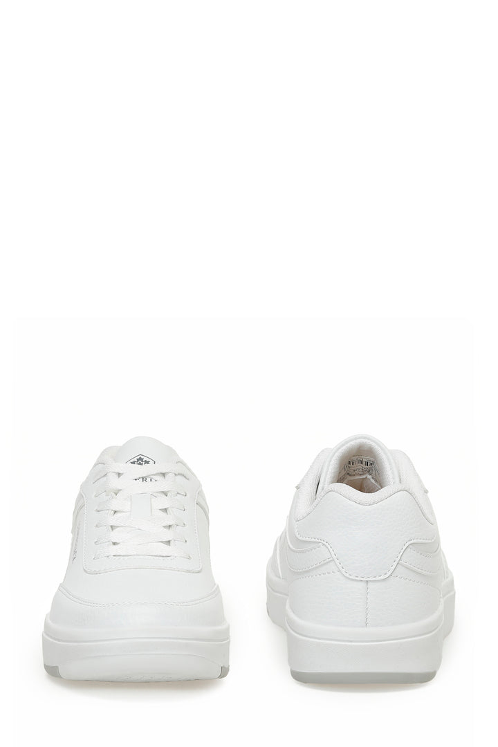 حذاء رياضي نسائي باللون الأبيض