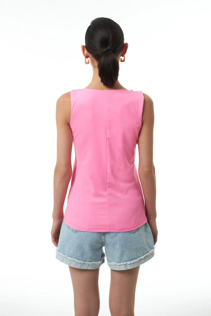 بلوزة وردية أساسية