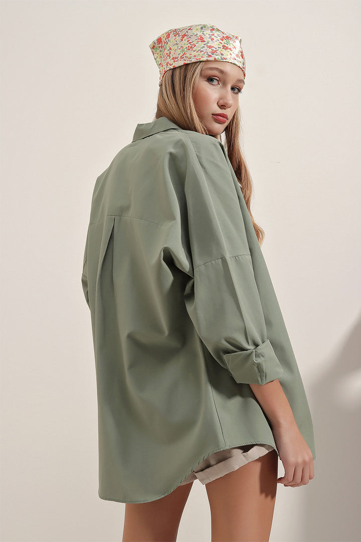 قميص كاكي نسائي