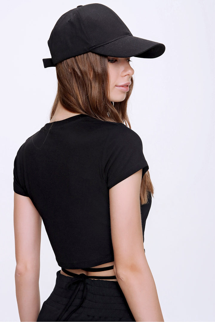 تي شيرت قصير الأكمام