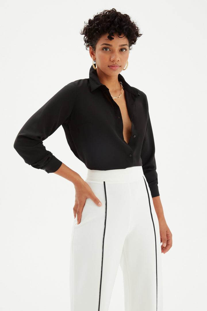 قميص أسود طويل كلاسيكي