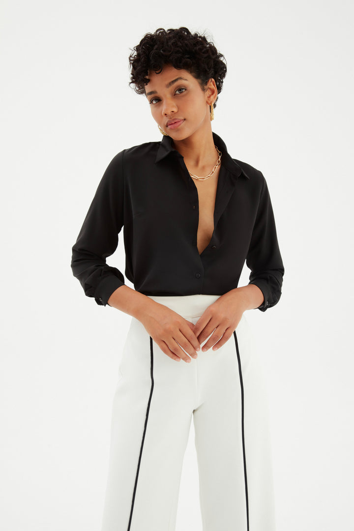 قميص أسود طويل كلاسيكي