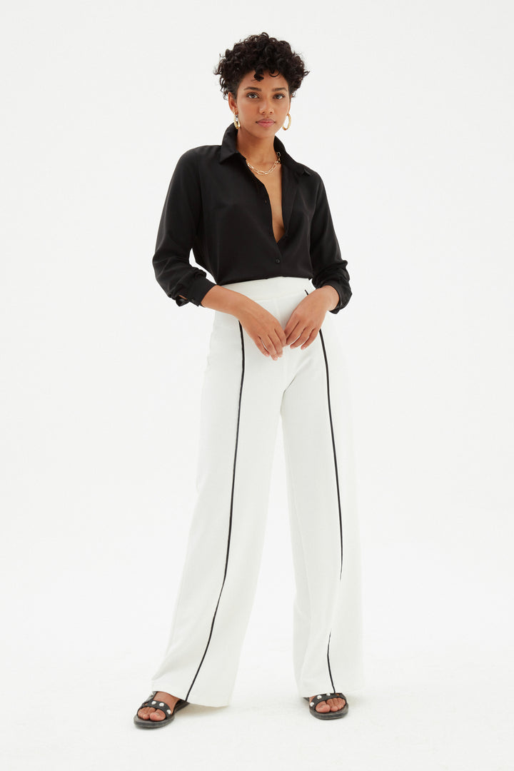 قميص أسود طويل كلاسيكي