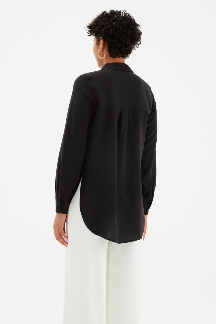 قميص أسود طويل كلاسيكي