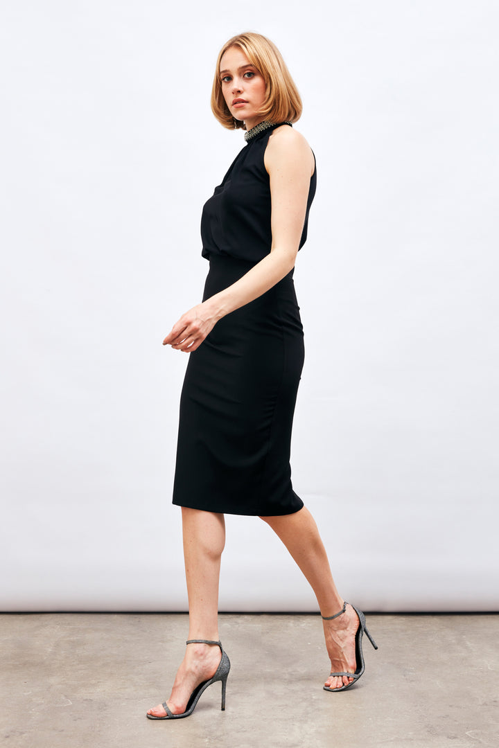 تنورة قلم رصاص سوداء