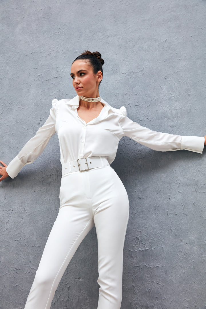 قميص مبطن من الساتان باللون البيج