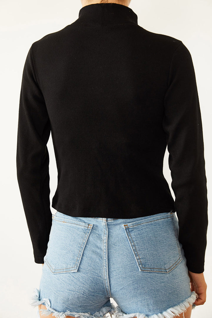 بلوزة كاميسول سوداء بسحاب