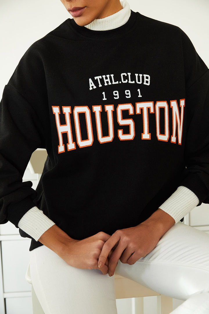 سويت شيرت من الصوف مطبوع باللون الأسود