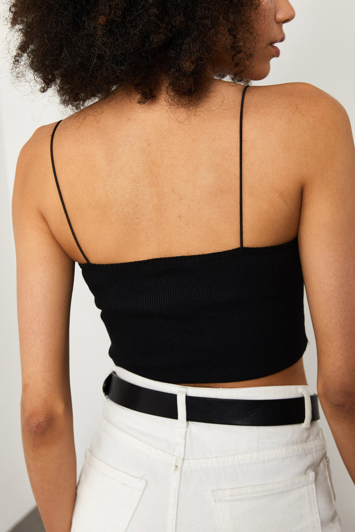 صدرية مزدوجة الأضلاع باللونين الأبيض والأسود