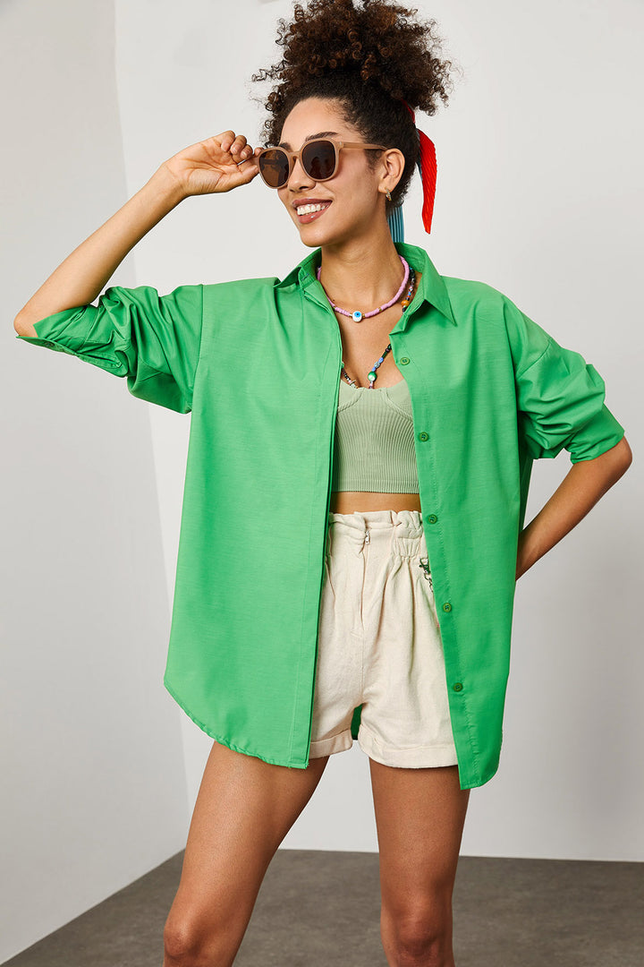 قميص أخضر طويل كبير الحجم