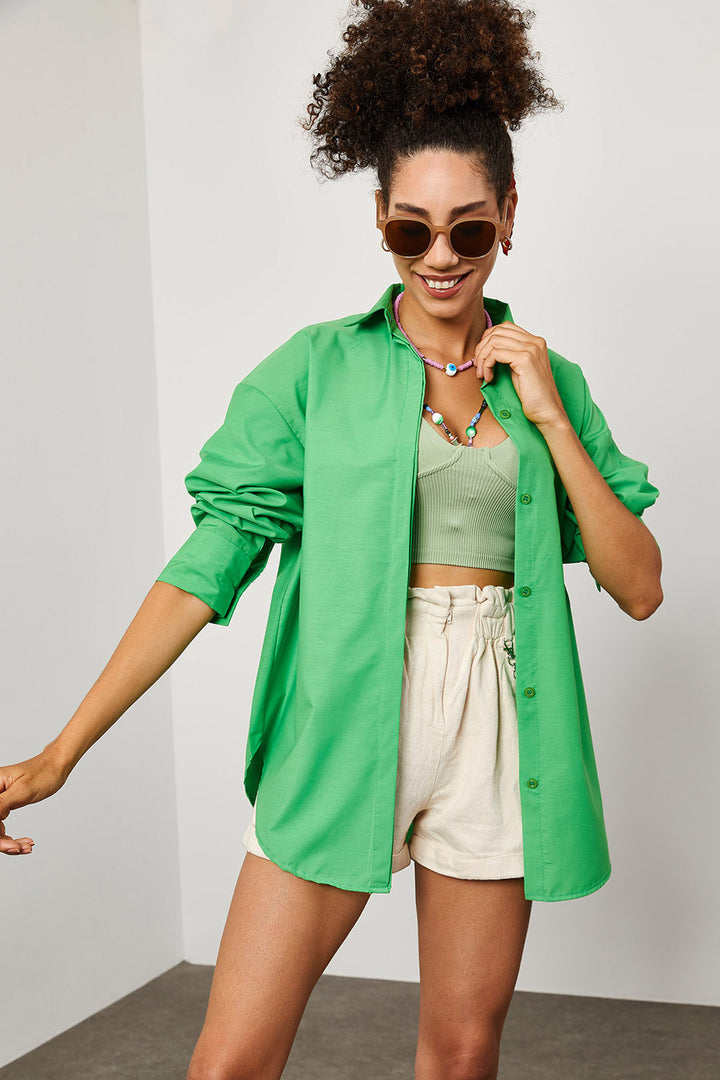 قميص أخضر طويل كبير الحجم