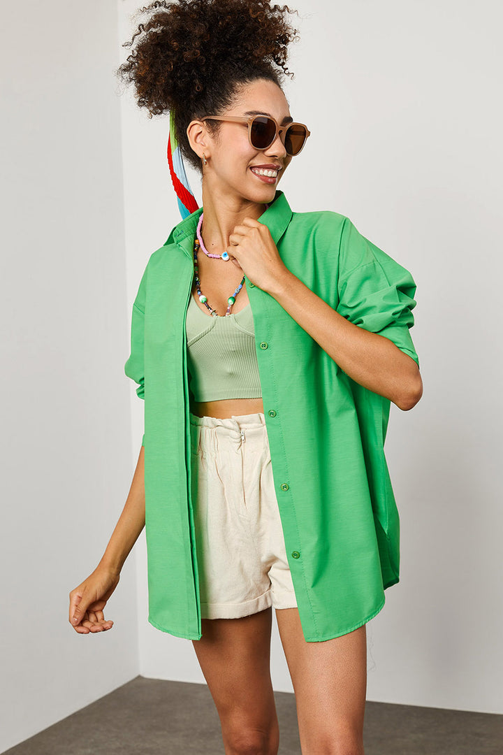 قميص أخضر طويل كبير الحجم