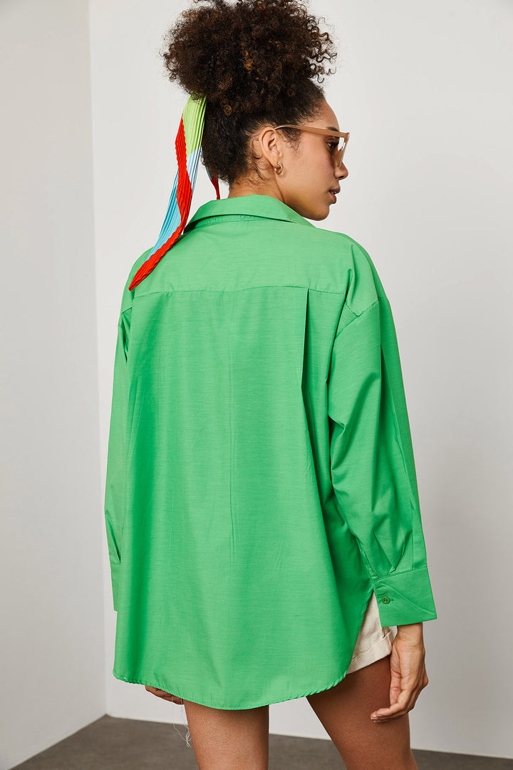 قميص أخضر طويل كبير الحجم