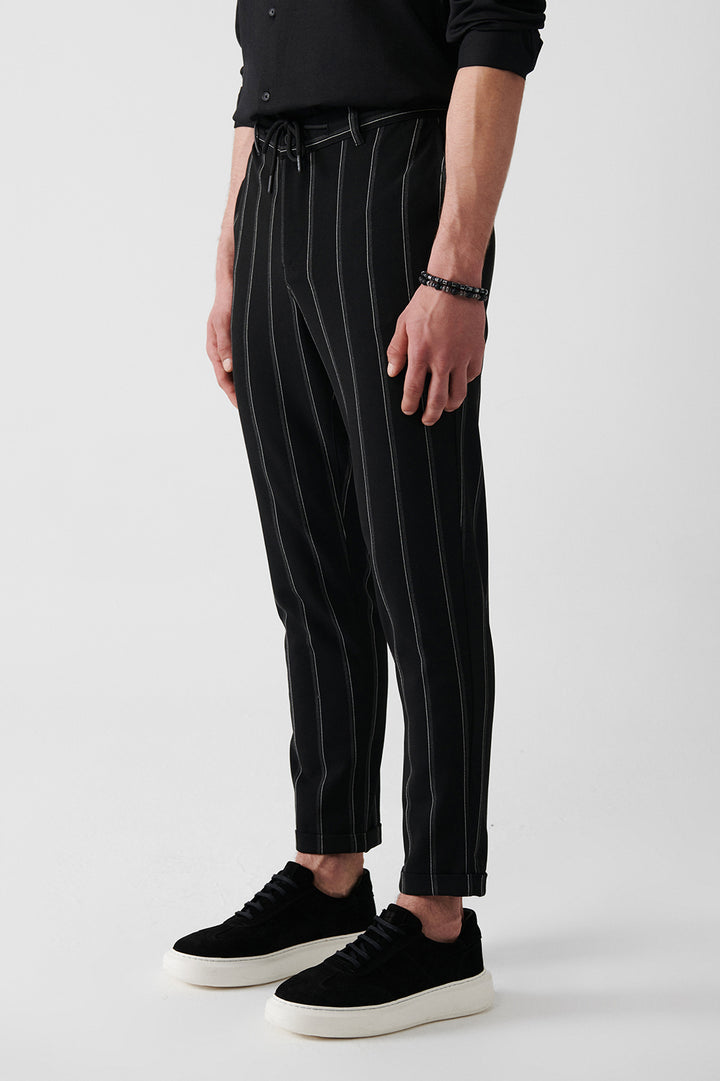 السراويل السوداء للرجال