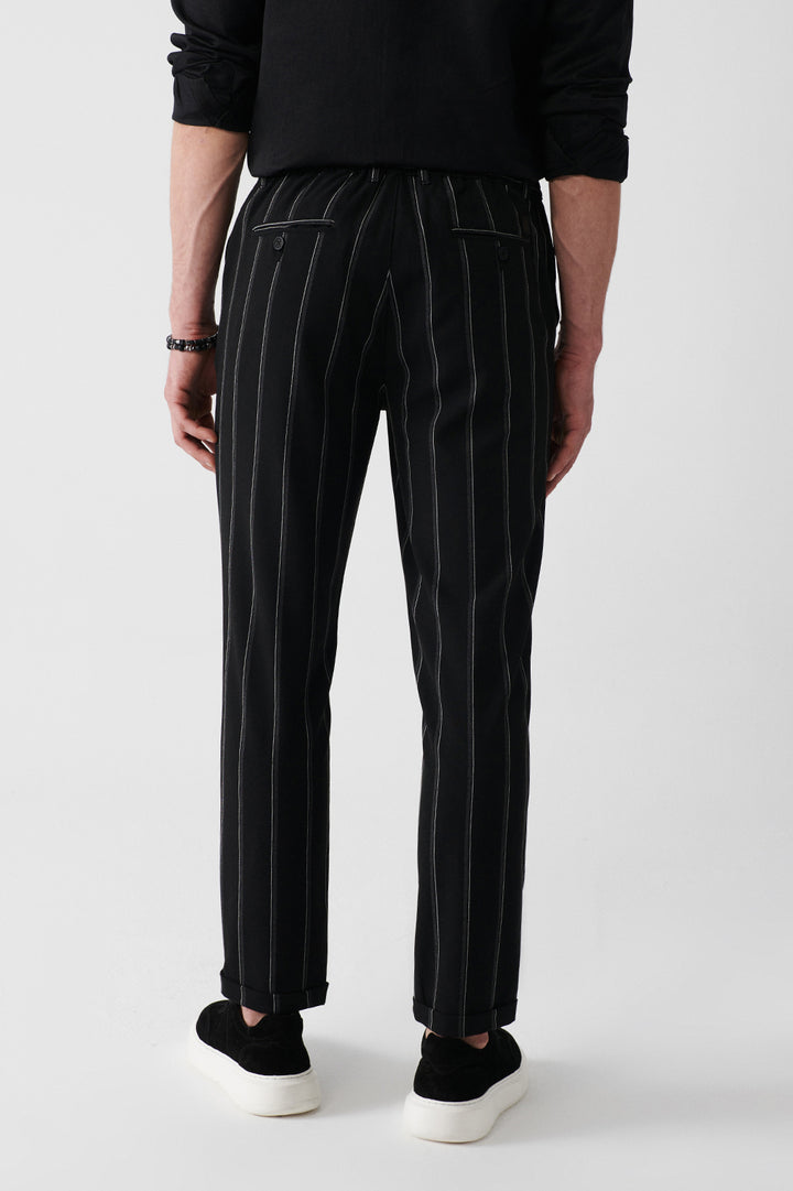 السراويل السوداء للرجال