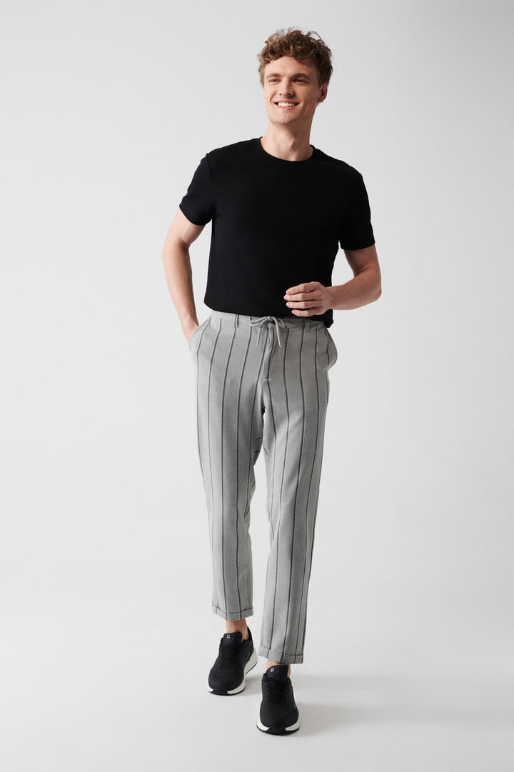 بنطلون رمادي للرجال