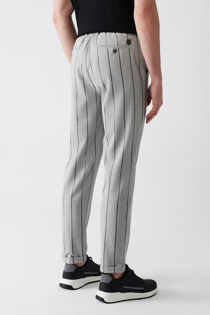 بنطلون رمادي للرجال