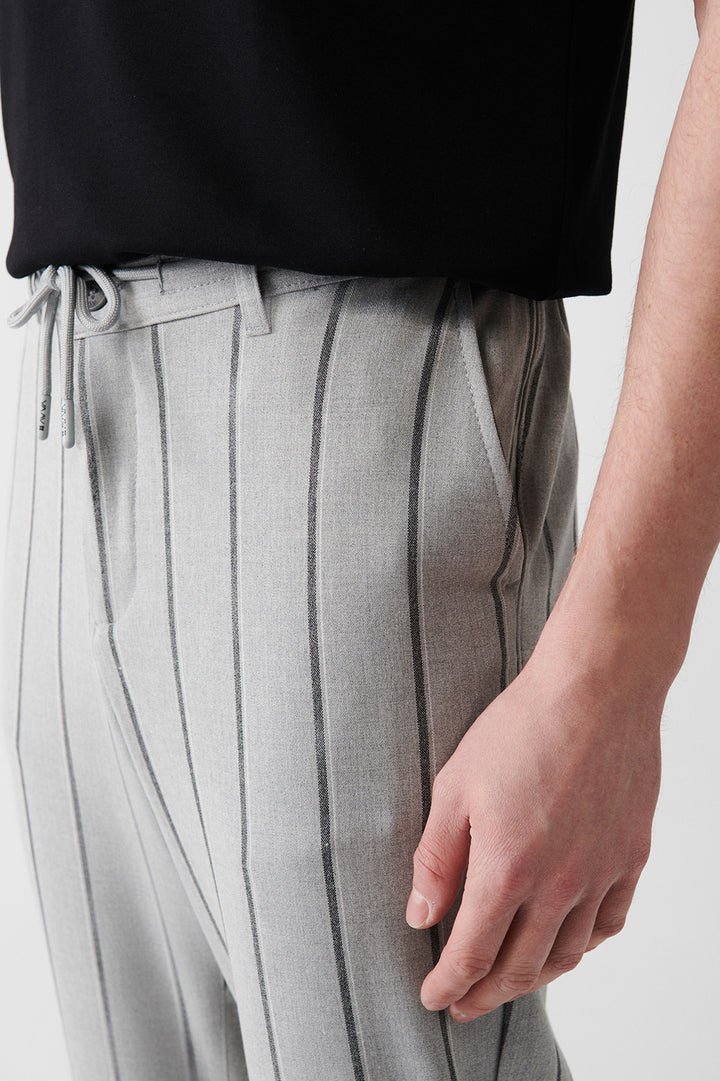 بنطلون رمادي للرجال