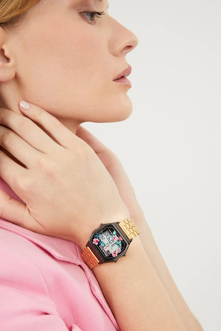 ساعة يد معدنية للنساء APWA034004