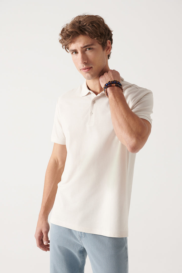 تي شيرت رجالي باللون البيج