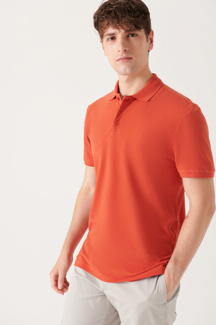 تي شيرت رجالي برتقالي غامق اللون