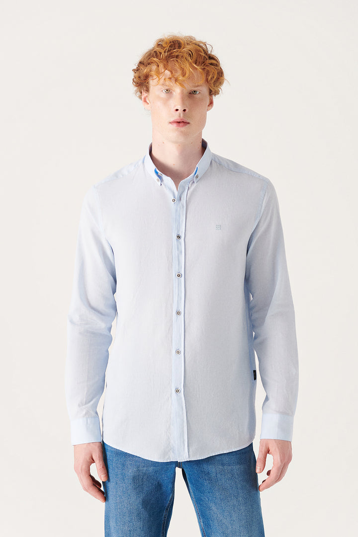 قميص رجالي باللون الأزرق