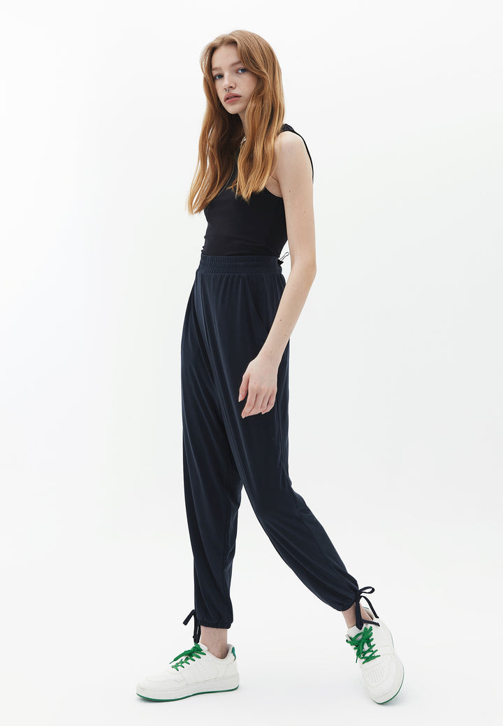 بنطلون محبوك للسيدات