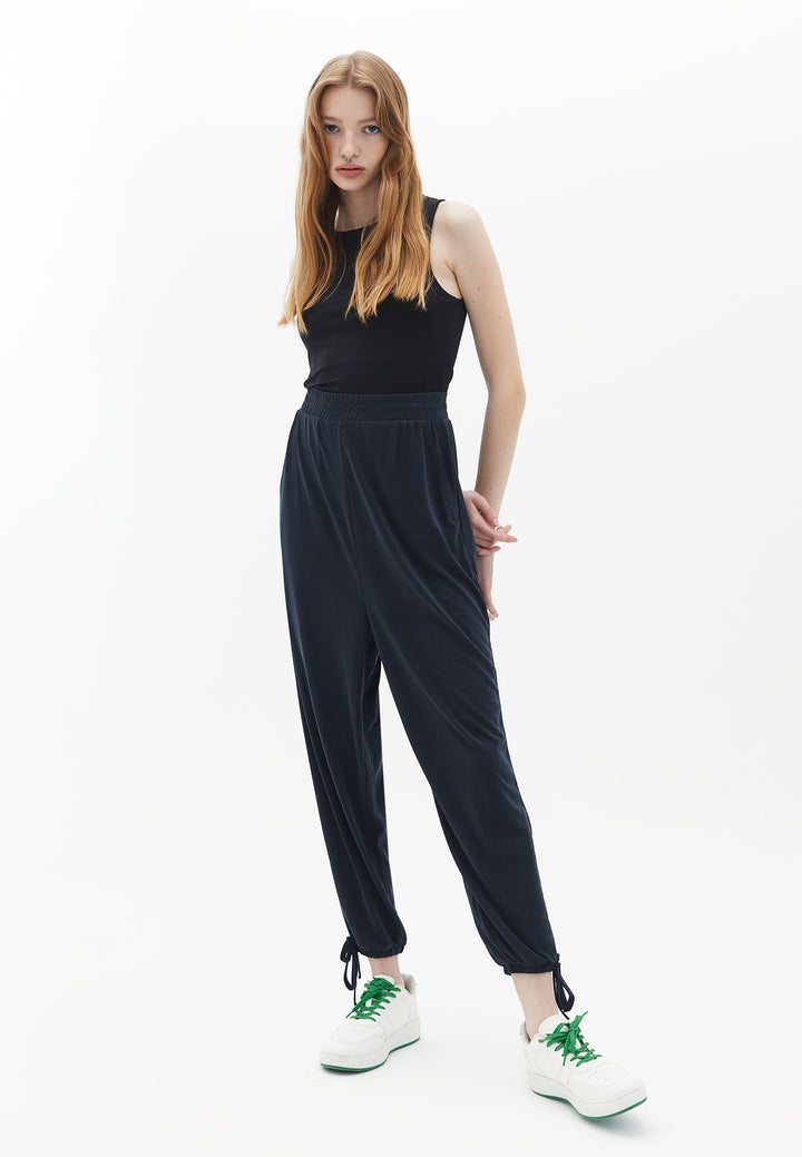 بنطلون محبوك للسيدات