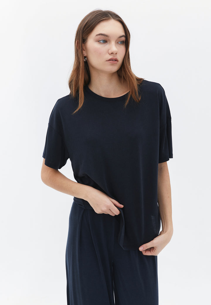 تي شيرت محبوك للسيدات