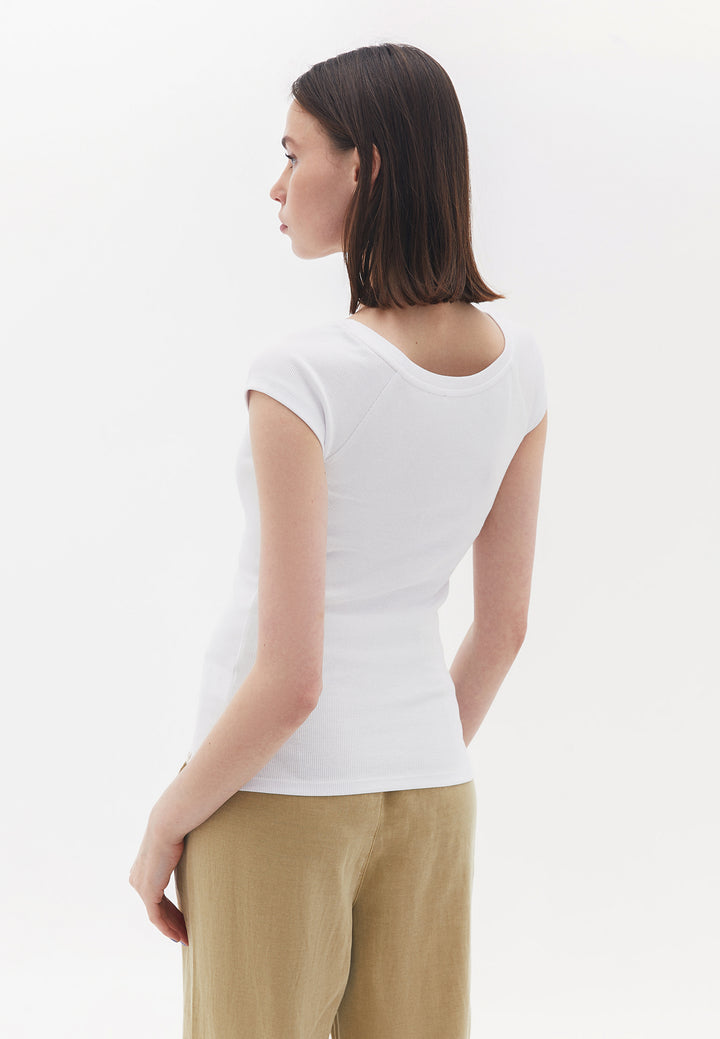 تي شيرت محبوك للسيدات