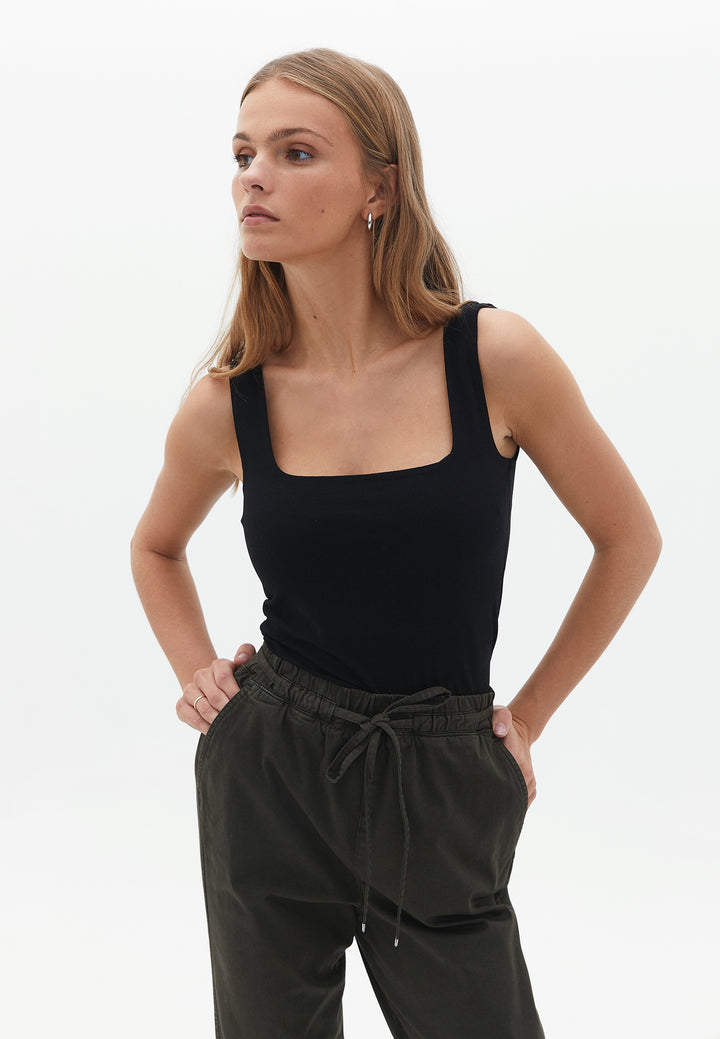 قميص نسائي محبوك