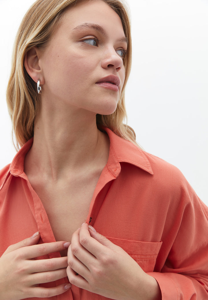 قميص نسائي منسوج