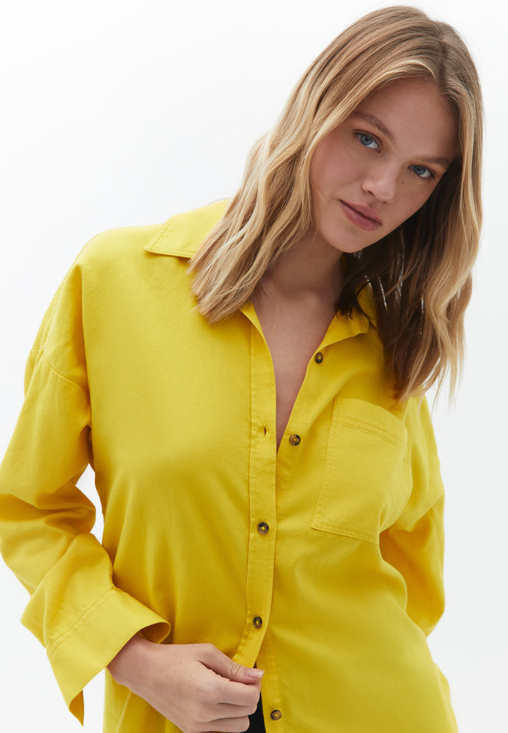 قميص نسائي منسوج