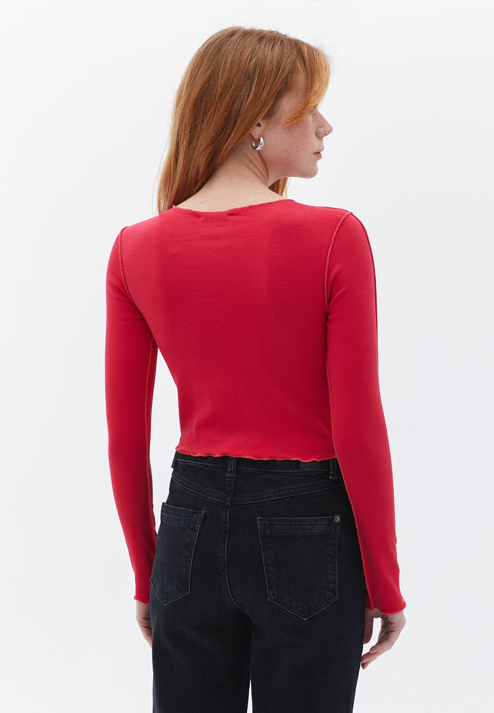 تي شيرت نسائي محبوك بأكمام طويلة