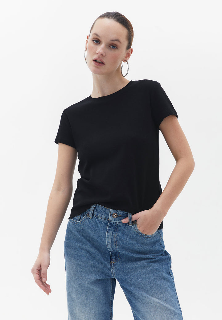 تي شيرت محبوك للسيدات