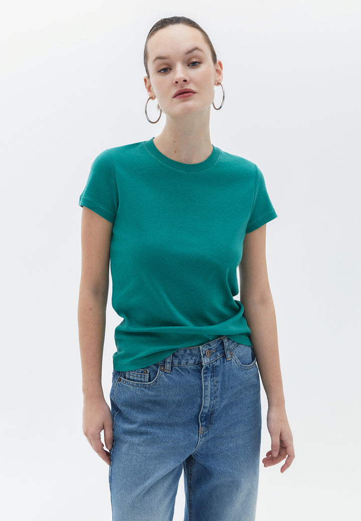 تي شيرت محبوك للسيدات