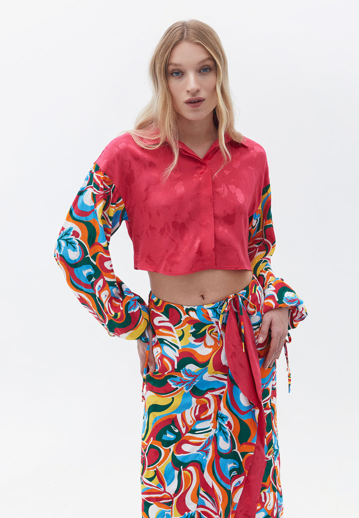 قميص نسائي منسوج بتفاصيل