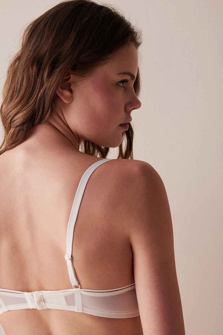 حمالة صدر نسائية عصرية بتفاصيل زهور