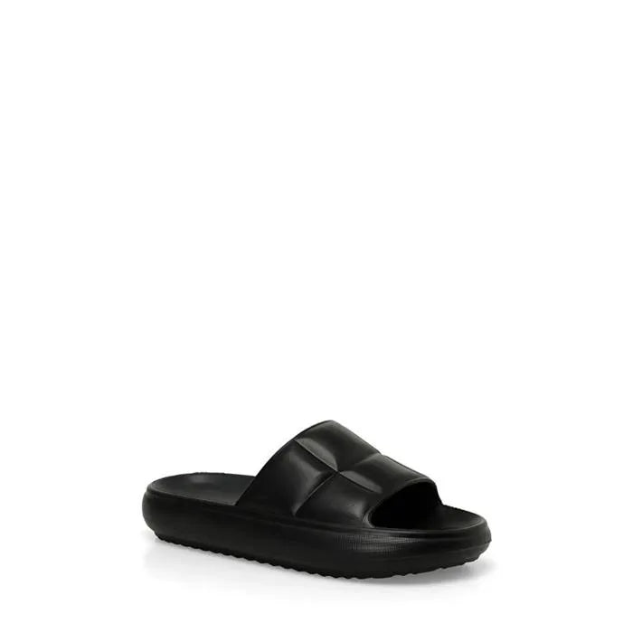 نعال نسائية باللون الأسود