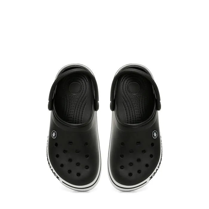 نعال نسائية باللون الأسود